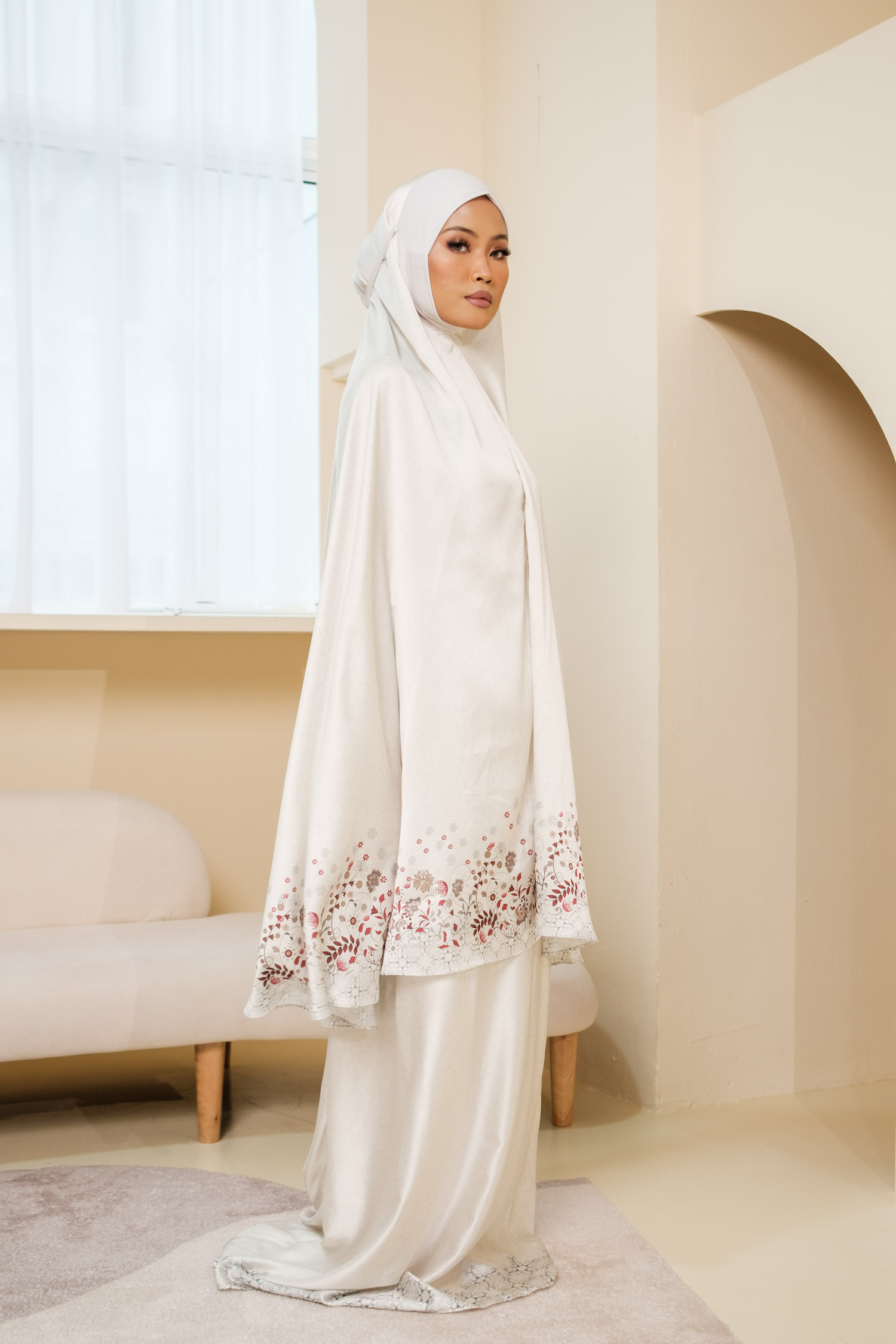 Telekung Hajar in Off White