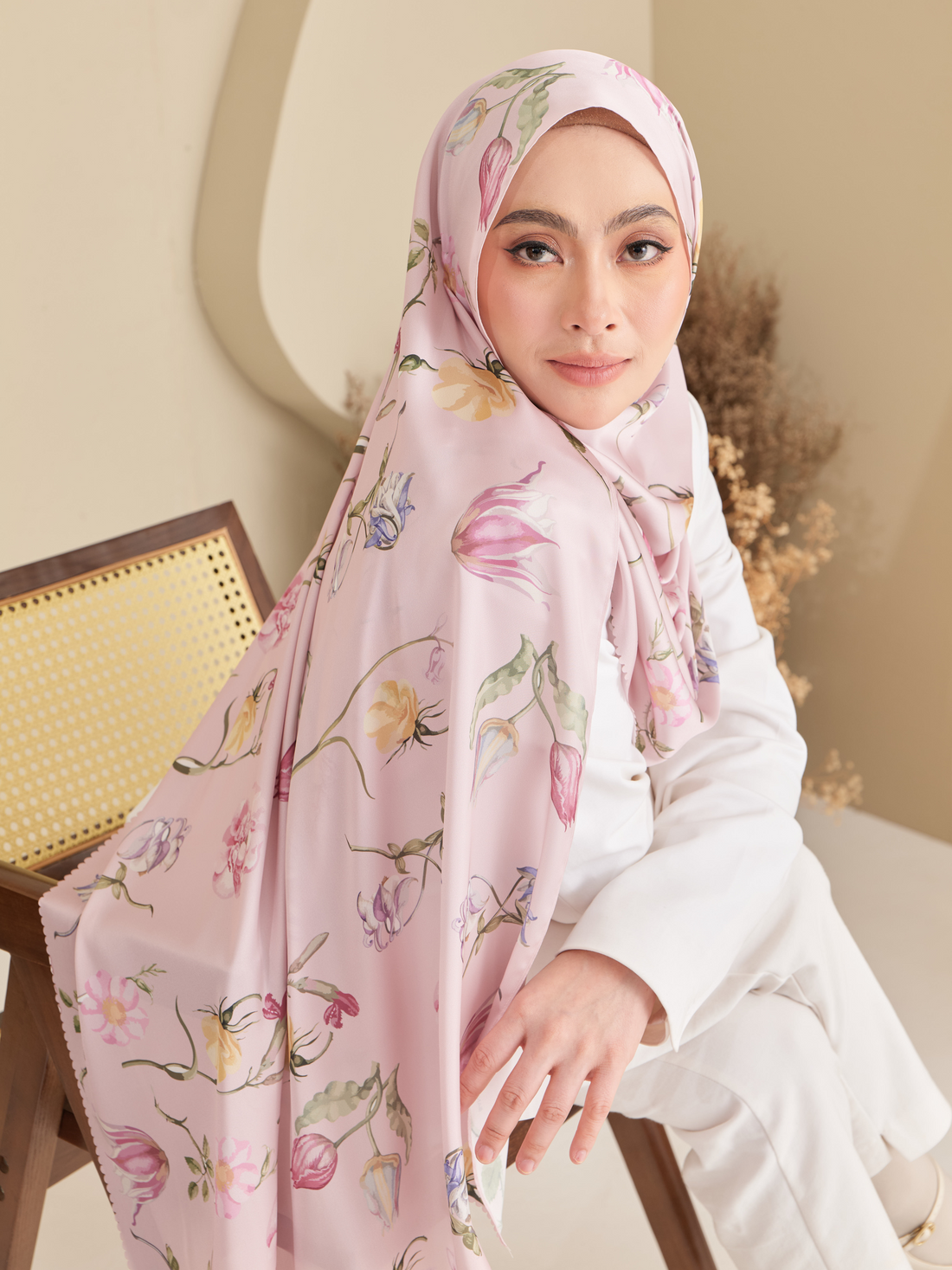 Elara Shawl in Peach Pink