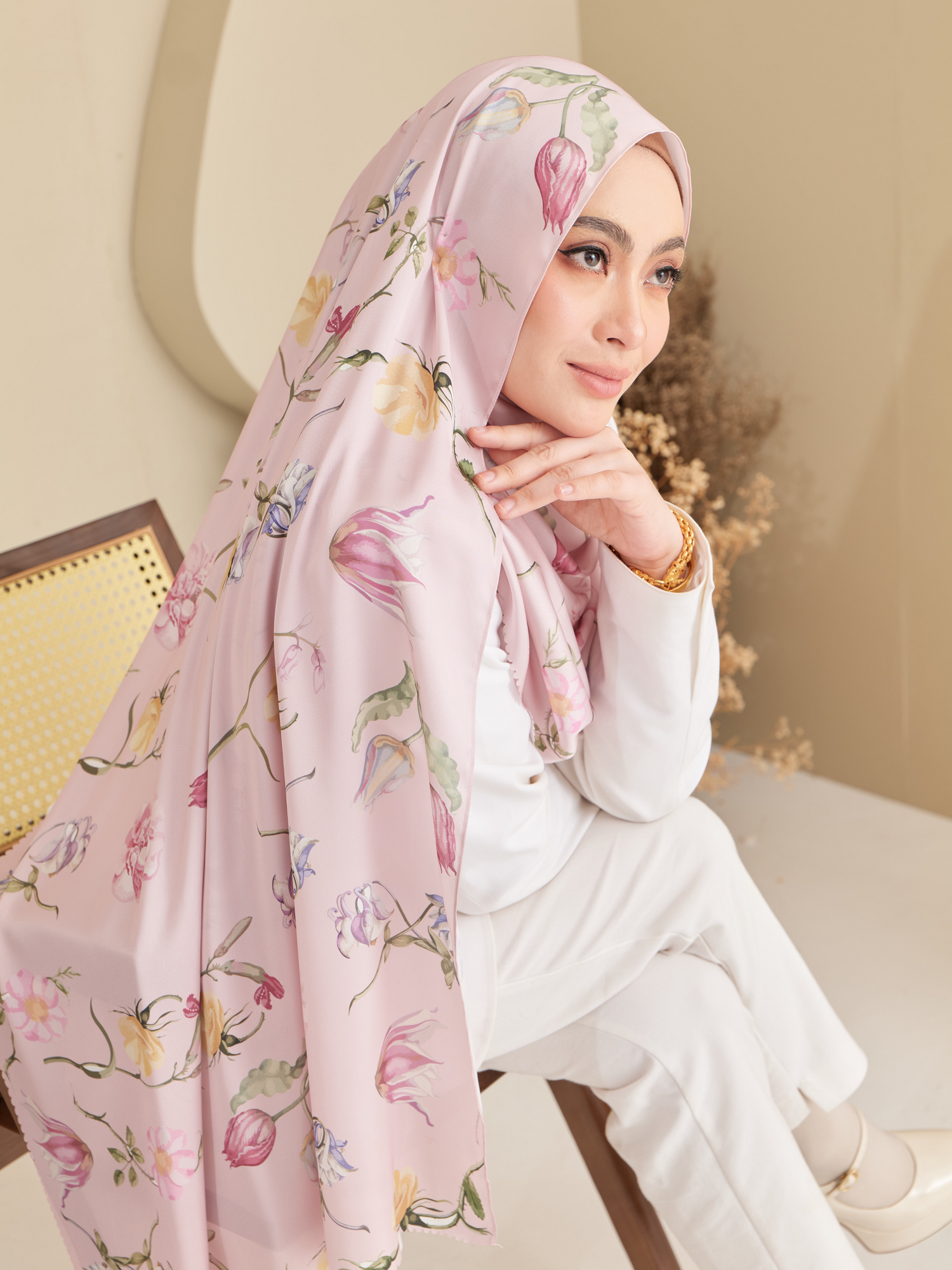 Elara Shawl in Peach Pink