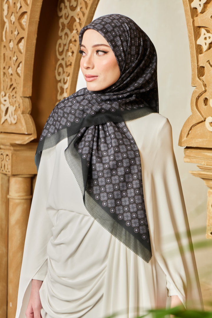 Maharani Shawl in Charcoal