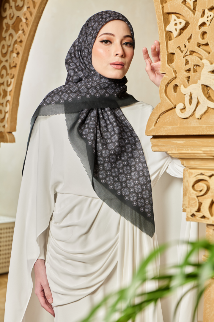 Maharani Shawl in Charcoal