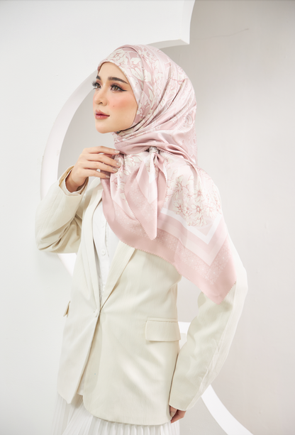 Maya Square in Blush Pink