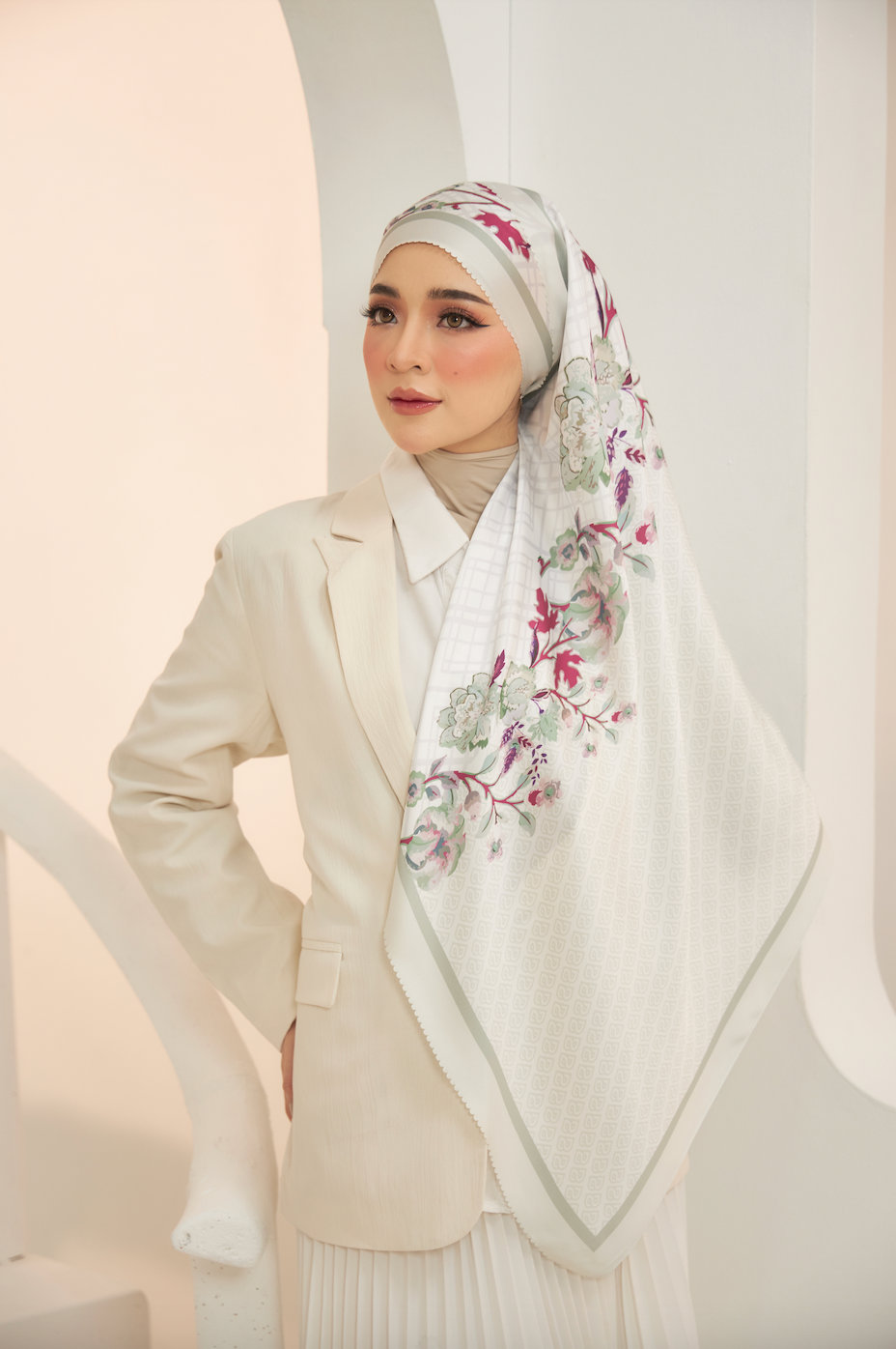 Claudia Shawl in Pearl White