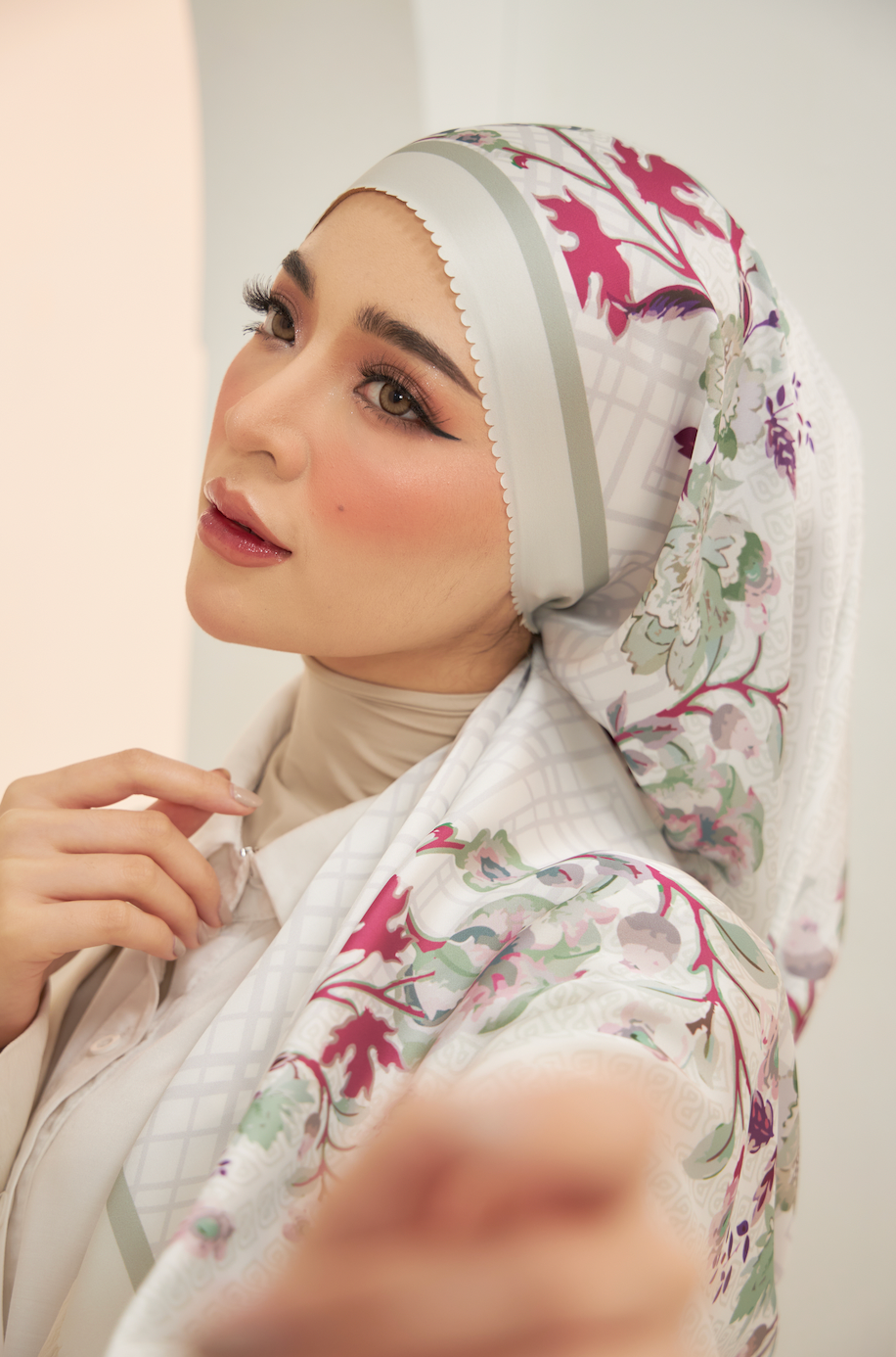 Claudia Shawl in Pearl White