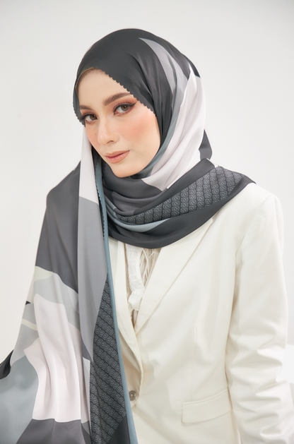 Nour Shawl in Jet Black