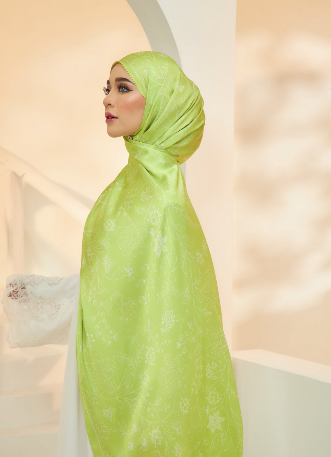 Zizi x Bangsawan : Truffle Shawl in Neon