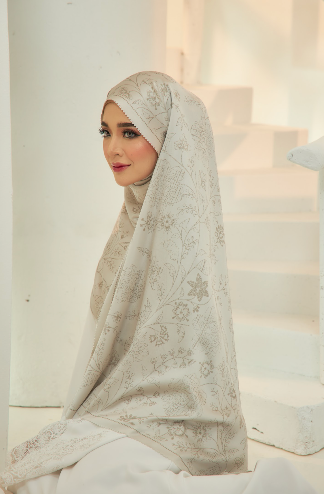 Zizi x Bangsawan : Truffle Shawl in Nude