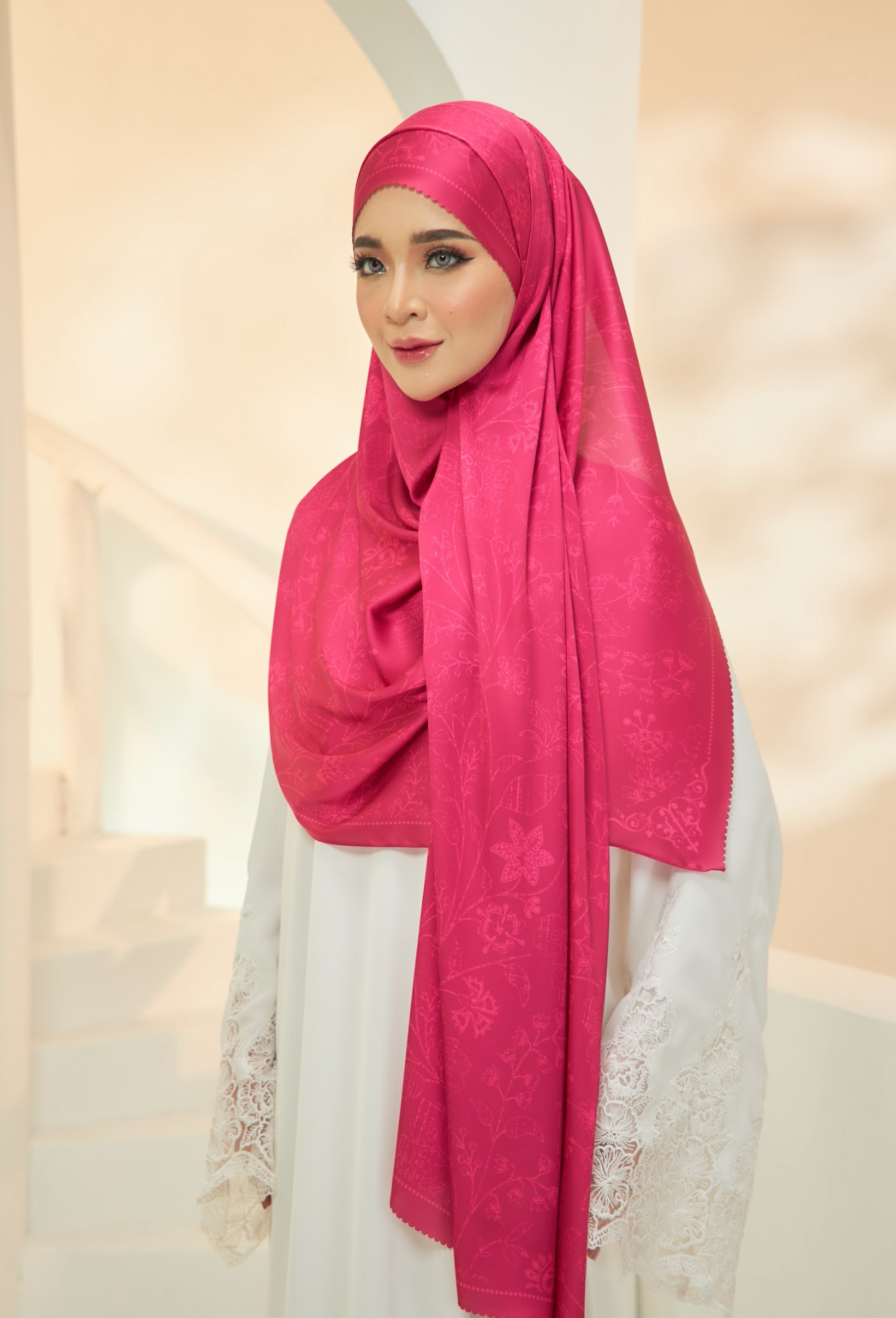 Zizi x Bangsawan : Truffle Shawl in Shocking Pink