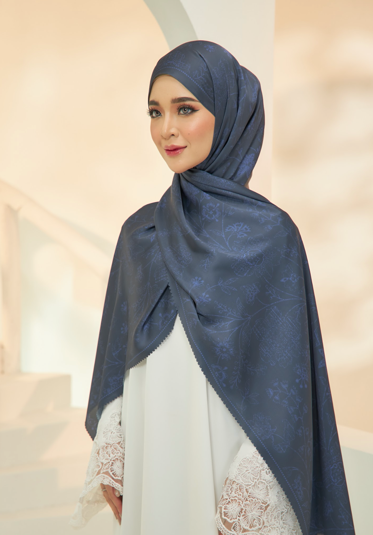 Zizi x Bangsawan : Truffle Shawl in Midnight