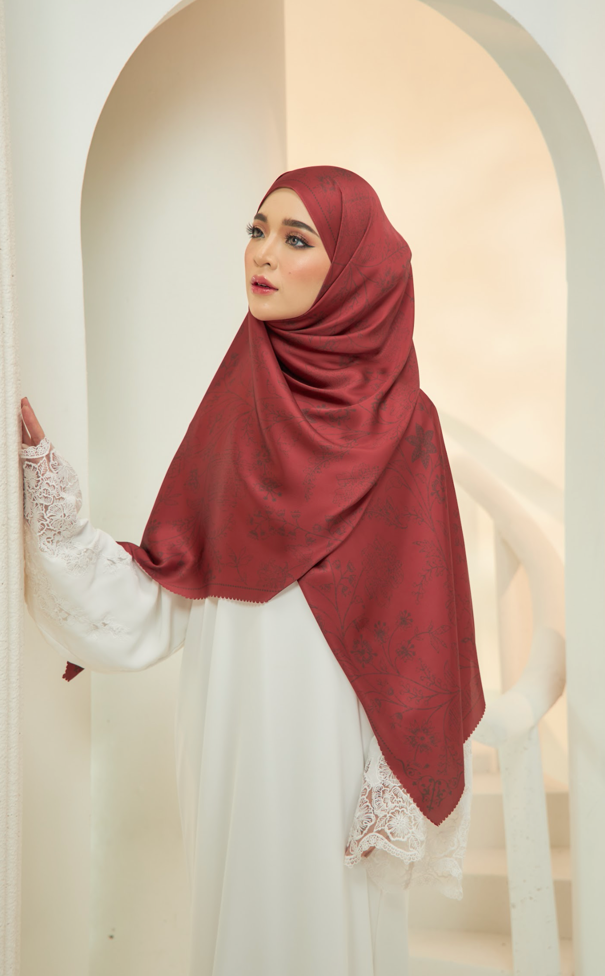 Zizi x Bangsawan : Truffle Shawl in Rosewood Maroon