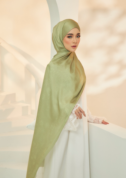 Zizi x Bangsawan : Truffle Shawl in Olive Green