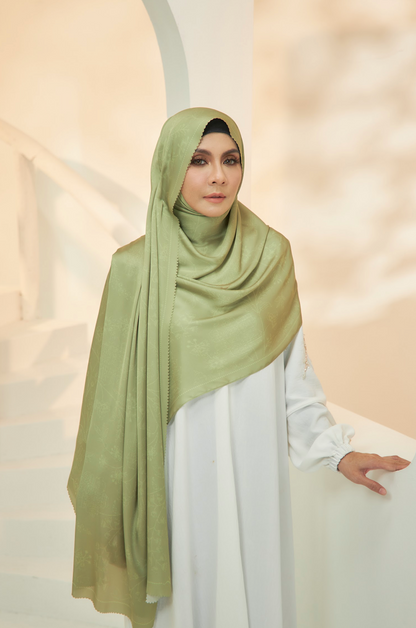 Zizi x Bangsawan : Truffle Shawl in Olive Green