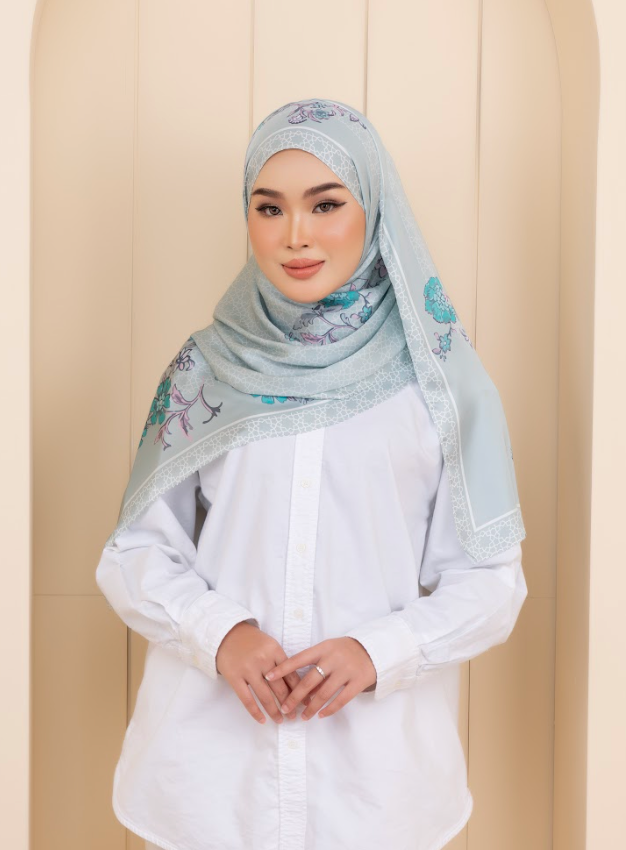 Clarissa Shawl in Mint