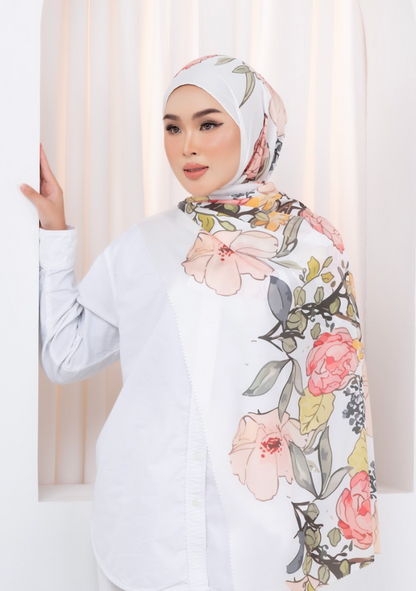 Blooming Shawl in White