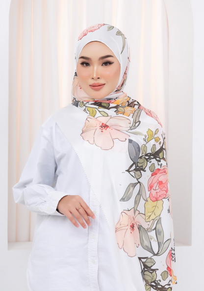 Blooming Shawl in White