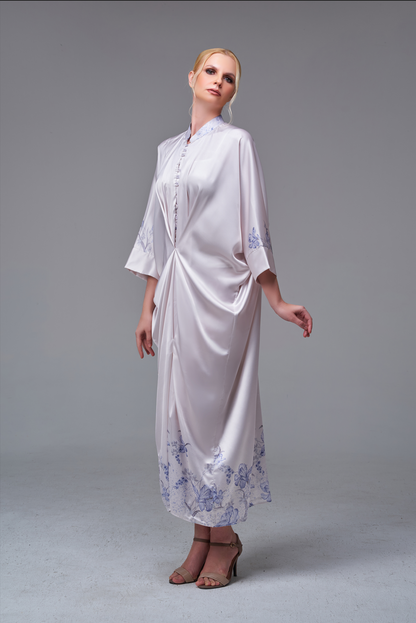 Melinda Kaftan in Off White