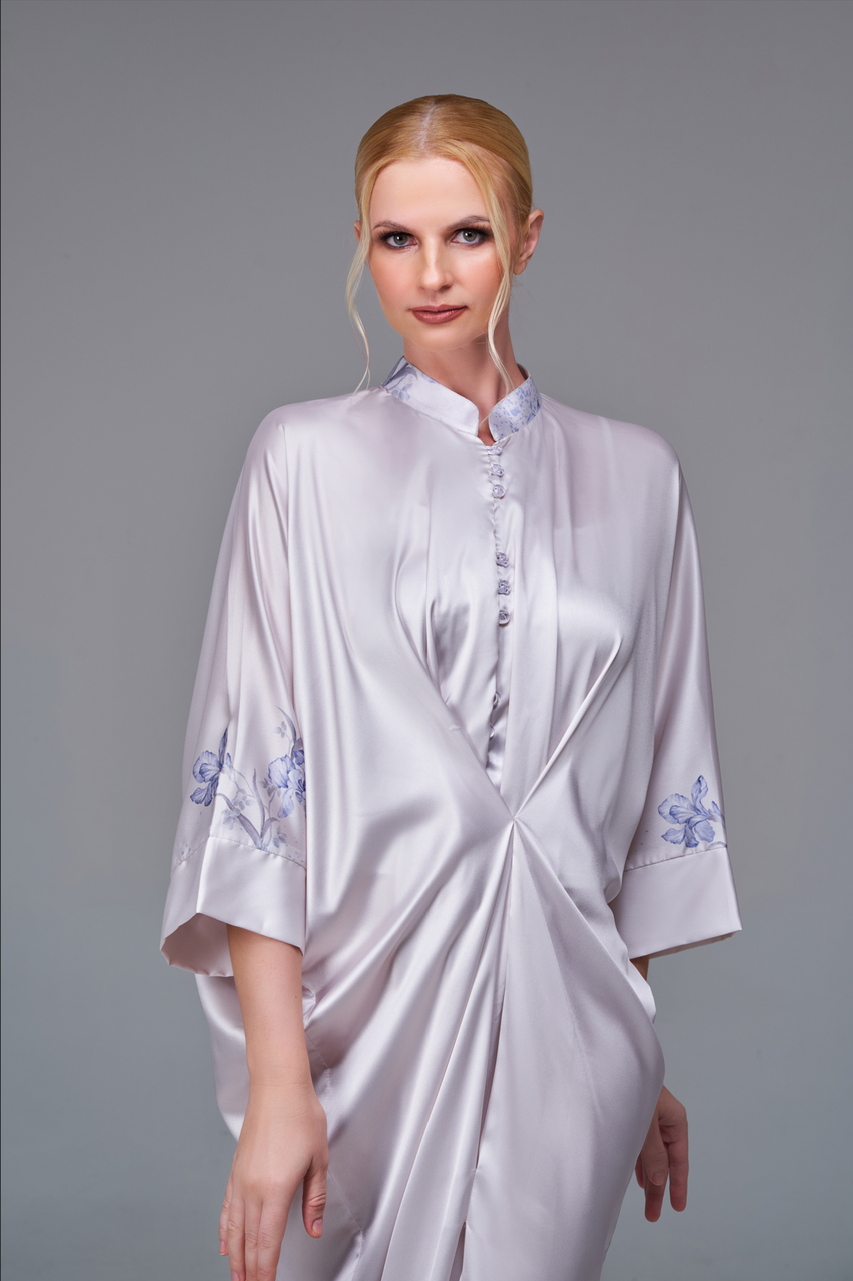 Melinda Kaftan in Off White